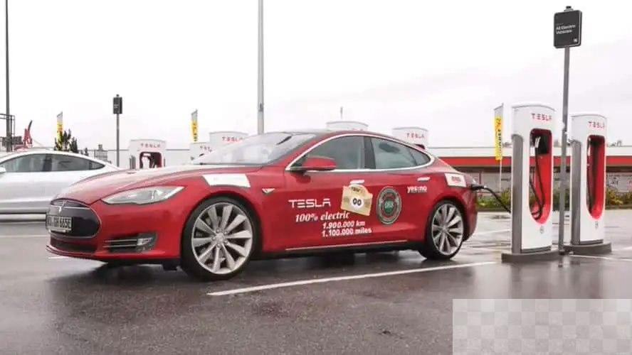 特斯拉车主驾驶Model S行驶190万公里